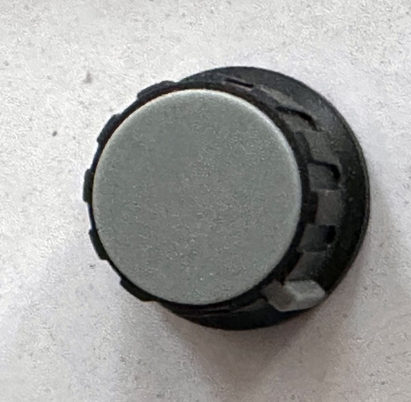 Gumb 23 mm